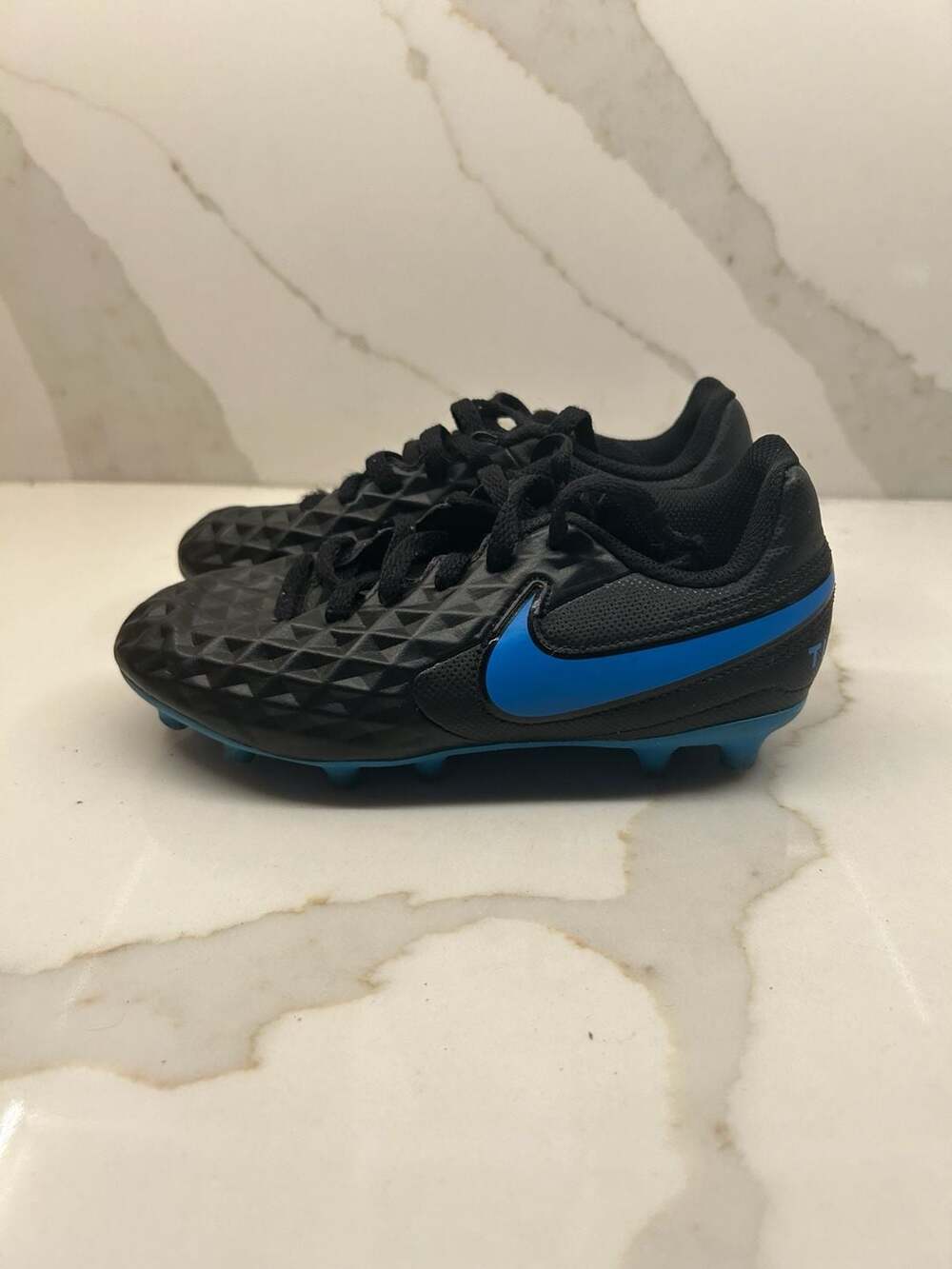 Nike Tiempo Legend 8 Club MG Soccer Cleats Black Blue Hero (Size: 12.5c)